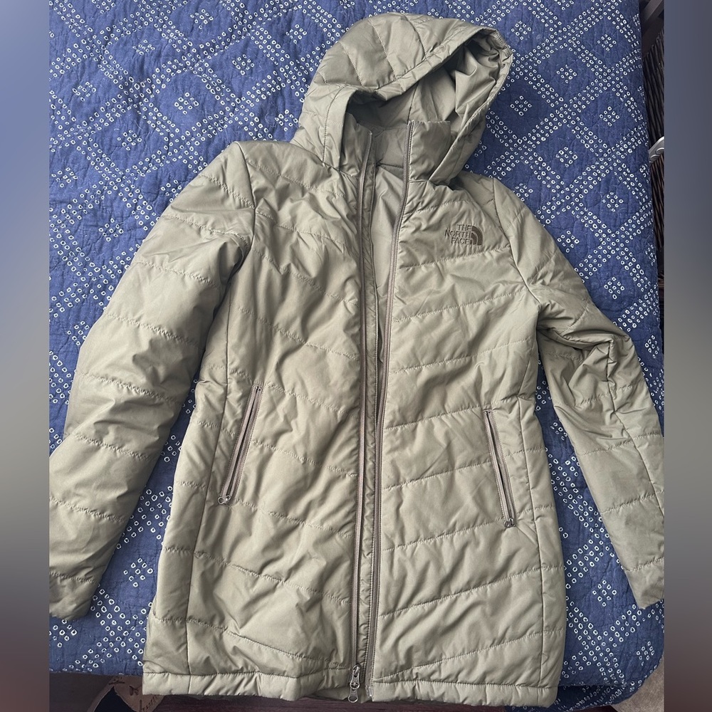 North Face light/medium weight jacket. Dark green color. Mid length.